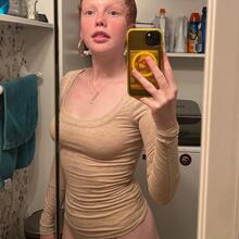  Nude