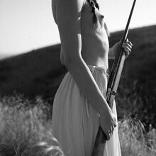  Nude