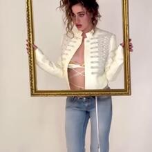  Nude