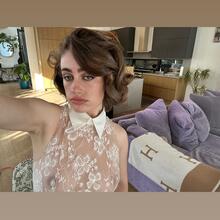  Nude