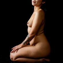  Nude
