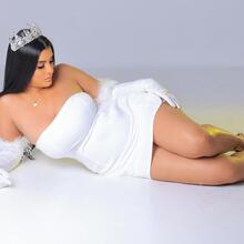  Nude