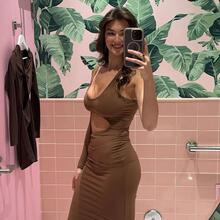  Nude