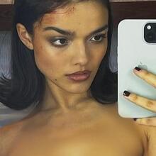  Nude