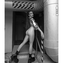  Nude