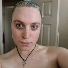  Nude