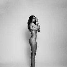  Nude