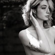  Nude
