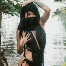  Nude