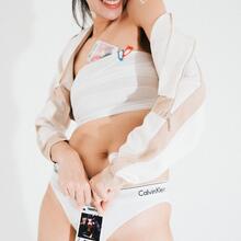  Nude