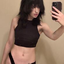  Nude