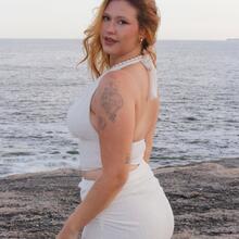  Nude