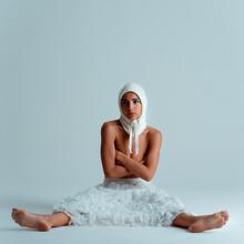  Nude