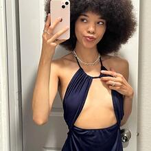  Nude