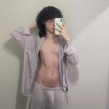  Nude