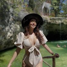  Nude