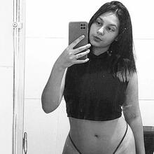  Nude