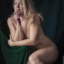  Nude