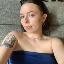  Nude