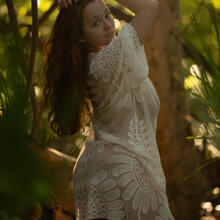  Nude