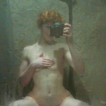  Nude