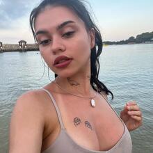  Nude