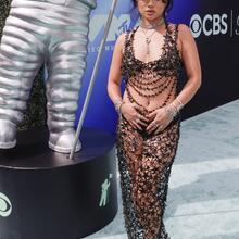  Nude