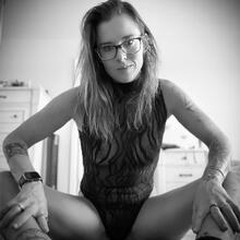  Nude