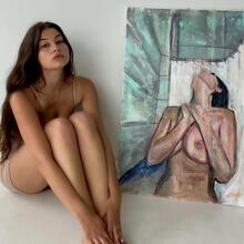  Nude