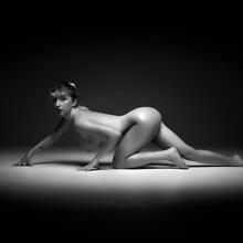  Nude