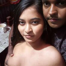  Nude