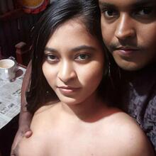  Nude