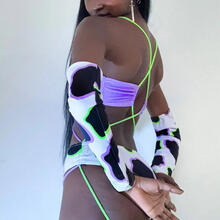  Nude