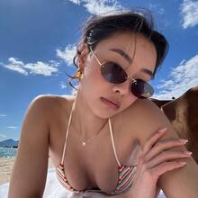  Nude