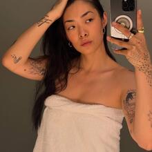  Nude