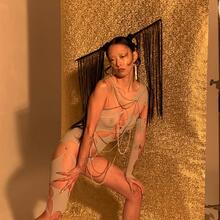  Nude