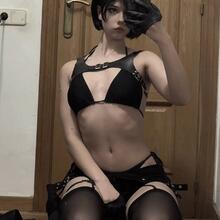  Nude