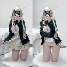  Nude