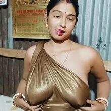  Nude