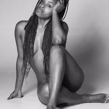  Nude
