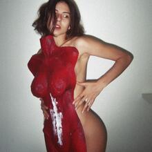  Nude
