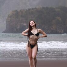  Nude