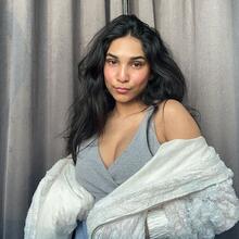  Nude