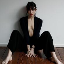 Nude