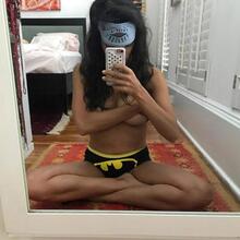  Nude