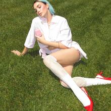  Nude