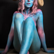  Nude