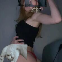  Nude