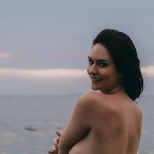  Nude