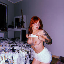  Nude